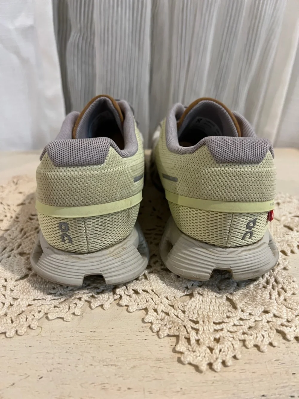 On Running Cloud Sneakers Women’s Size 8 Beige Green Lightweight Athletic Shoes - Picture 5 of 12